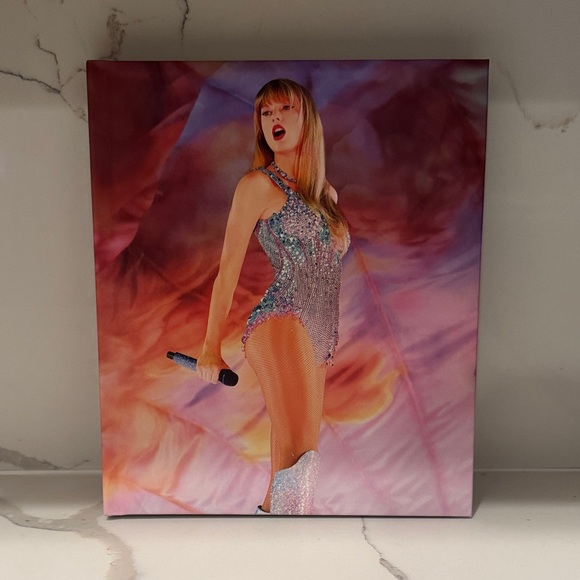 Taylor Swift Other - Taylor Swift Eras Tour Book